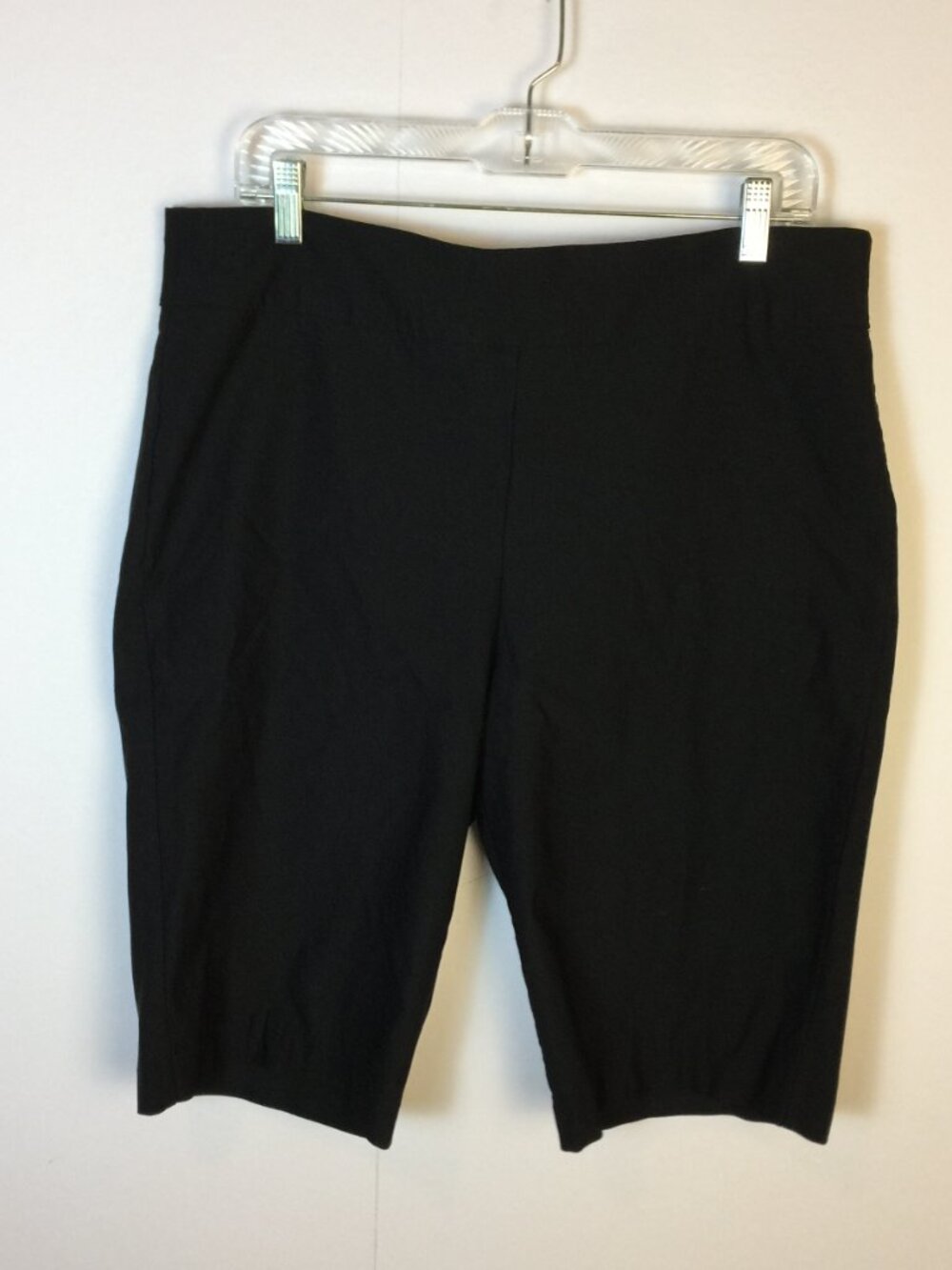 Chico’s Pull On Bermuda Shorts Size 2.5 Womans Short US 14S Black Elastic Waist